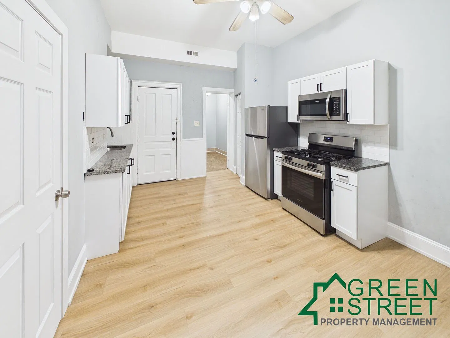 2730 W 16th St — Photo 4