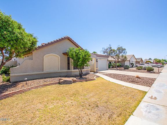 4th image of 8001 W Dahlia Dr