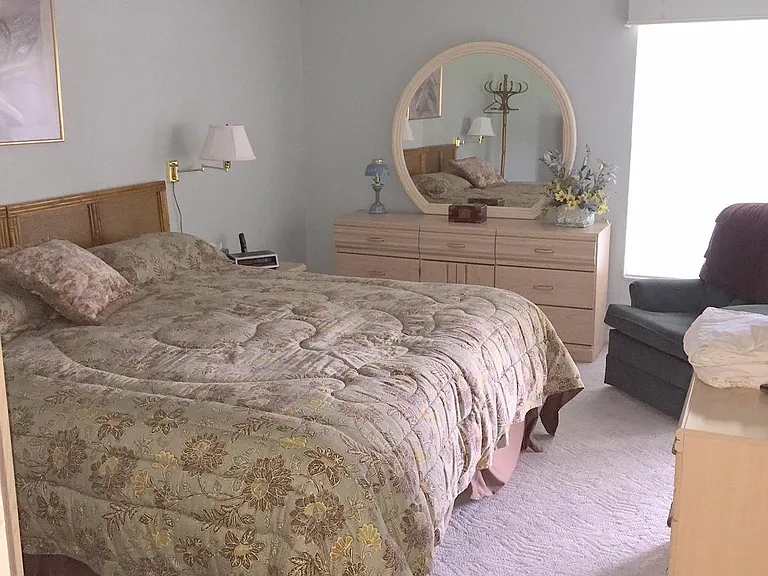 347 Pembroke Ln — Photo 11