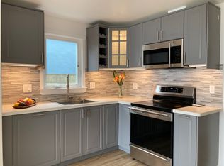 530 Heathcliff Dr, Pacifica, CA