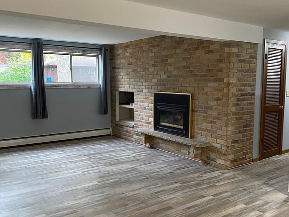 5th image of 1091 6th St SE #2