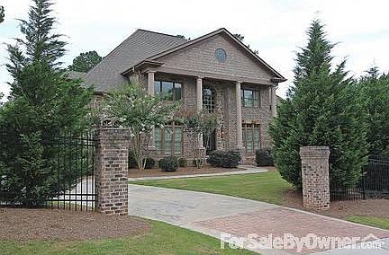 1st image of 4000 Oak Forest Dr NE