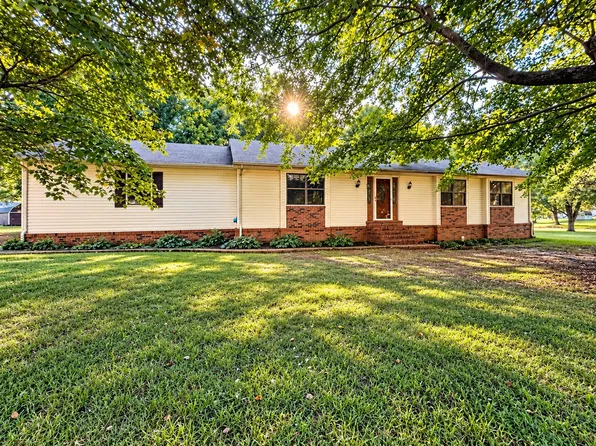 136 Aubrey Ave, Mc Kenzie, TN 38201