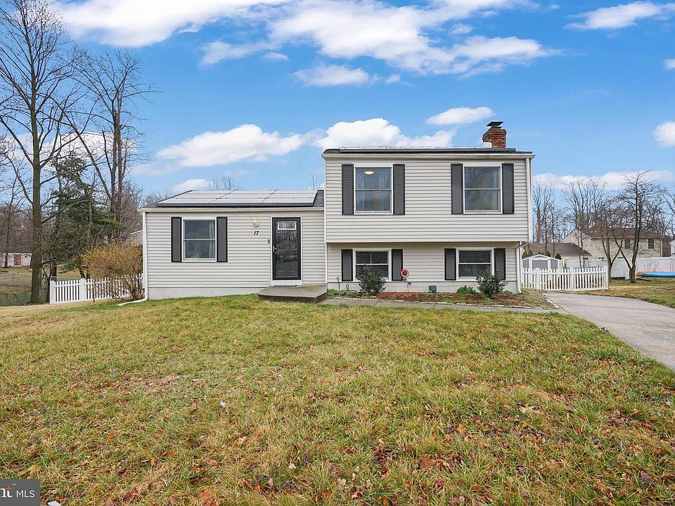1st image of 17 Foxwood Ct