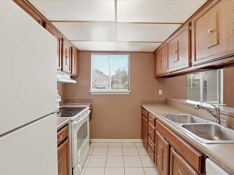 1428 Oak Pl #C — Photo 5