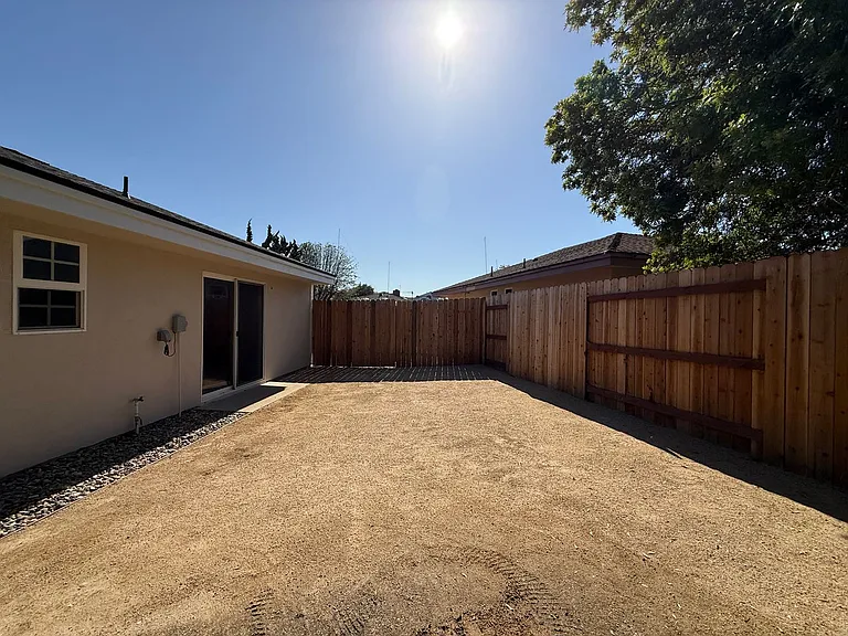 1120 Village Dr — Photo 65