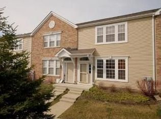 255 Springbrook Trl S, Oswego, IL 60543
