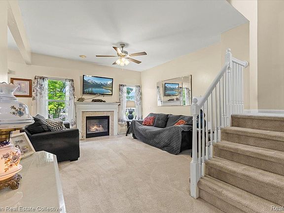2nd image of 3146 Brookside Dr