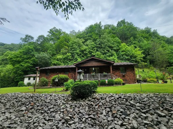 369 Hill Trailer Park Rd, Rock View, WV 24880