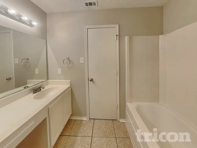 7422 Amber Dr — Photo 15