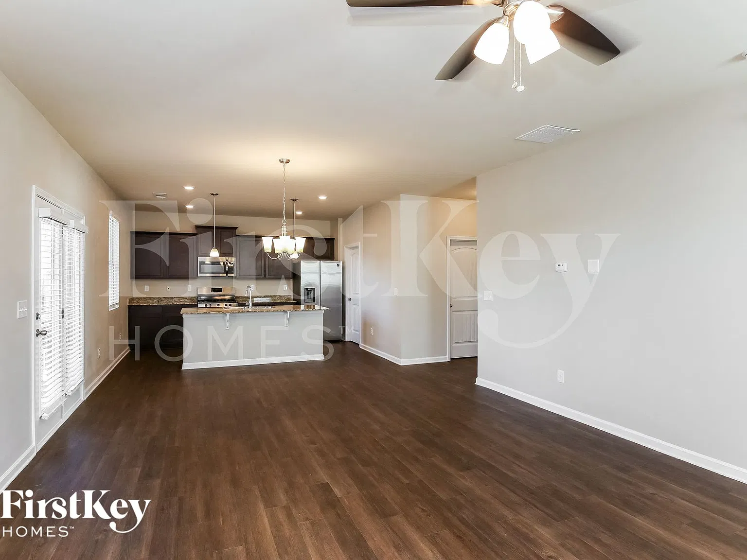 4 bed, 2.5 bath, 2382 sqft, $2,770 — Photo 4