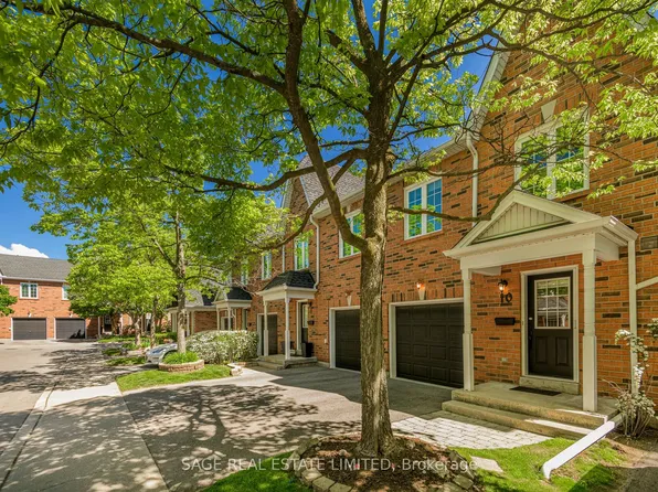 5427 Lakeshore Rd #10, Burlington, ON L7L 1E1