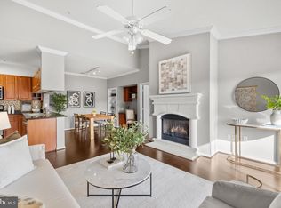 4415 Weatherington Ln Unit 402, Fairfax, VA