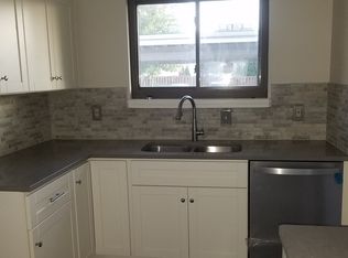 1241 W 70th St #5, Cleveland, OH