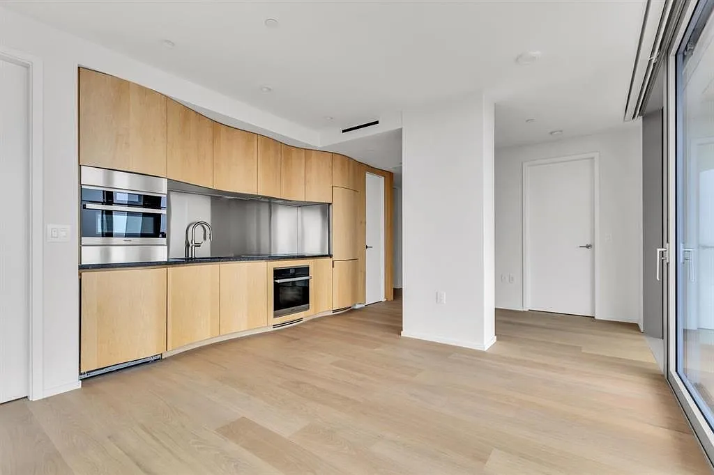 2 bed, 850 sqft, $4,995 — Photo 4