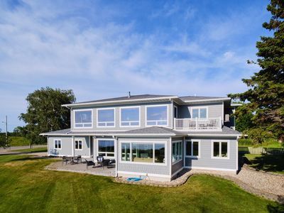 1019 Sweetnam Dr, Manistee, MI, 49660