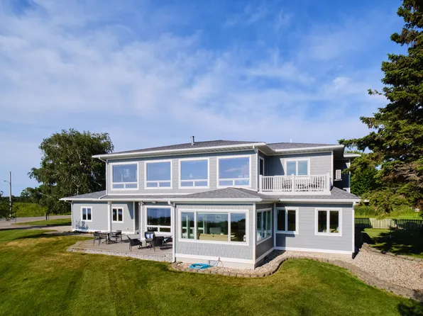 1019 Sweetnam Dr, Manistee, MI 49660