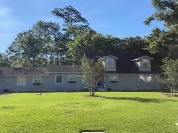 19132 Hector St, Mandeville, LA 70471