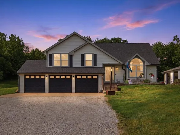 964 N 5th Hwy, Lansing, KS 66043