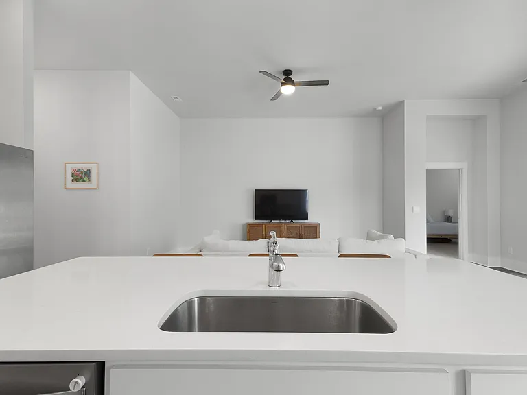 322 Whalebone Ave — Photo 16