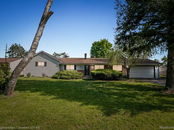 5348 Burgundy Dr, Clarkston, MI 48346