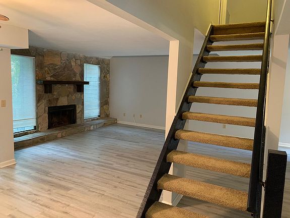 3rd image of 297 Pam Ln