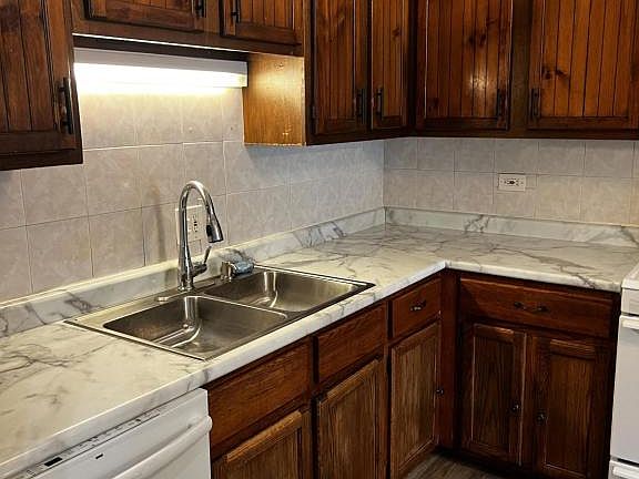 3rd image of 5623 Santa Barbara Dr
