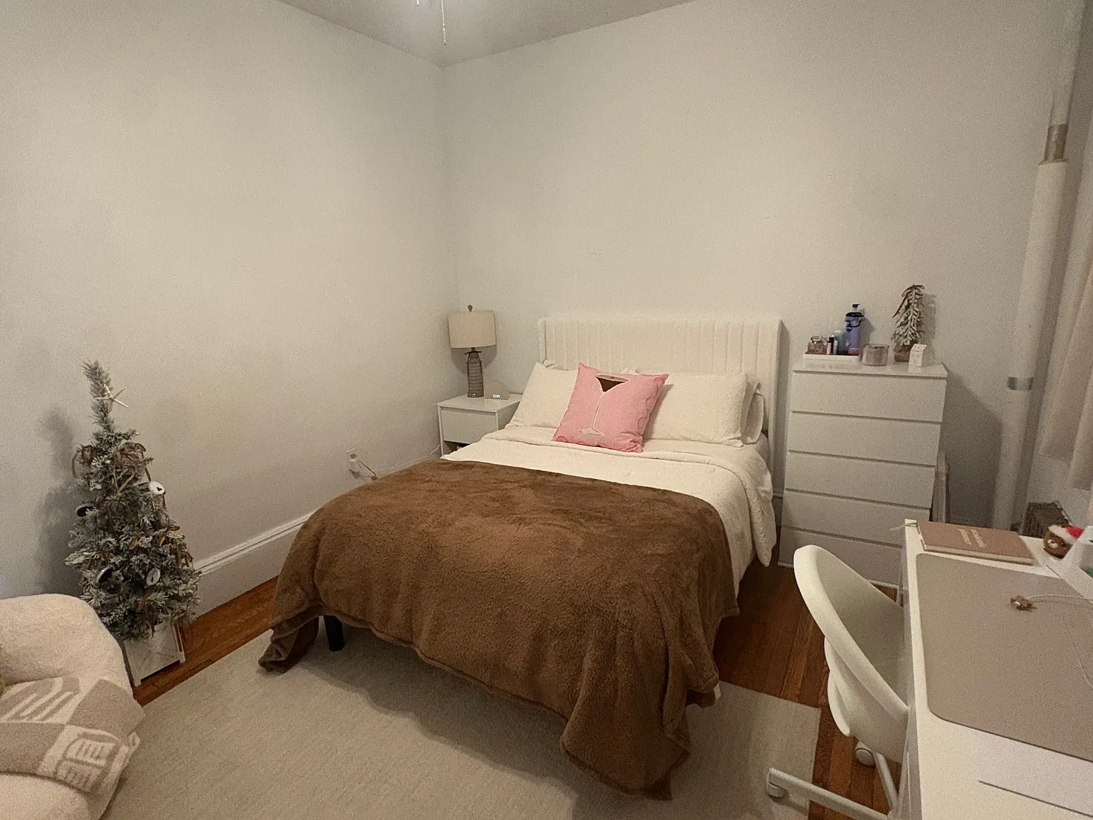 2 bed, 9999 sqft, $3,500 — Photo 2