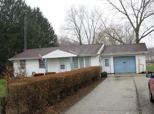 2436 Browns Lake Dr, Burlington, WI 53105