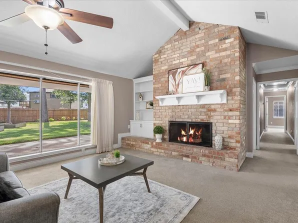 2904 Frostwood Cir, Dickinson, TX 77539