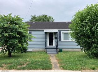 808 34th St, Vienna, WV 26105