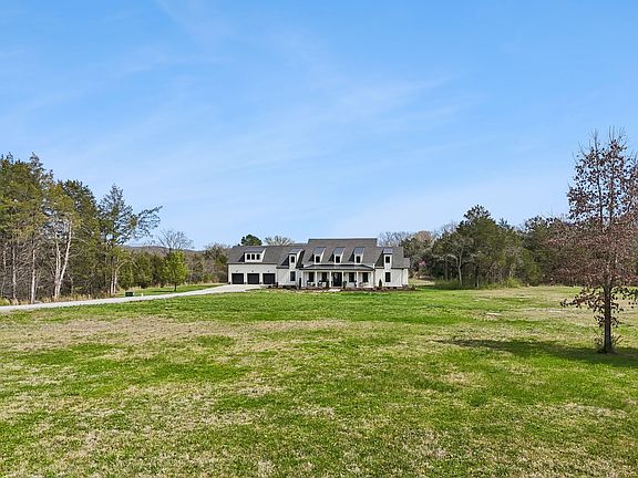 2nd image of 780 Baxter Rd
