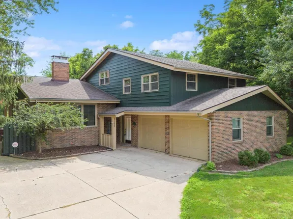 1156 Warren Dr, Wilmington, OH 45177