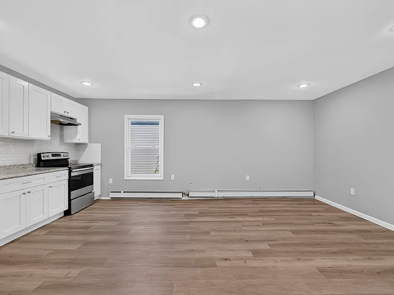 437 7th Ave #R2 — Photo 8