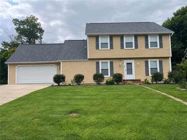 10282 Haskins St, Lenexa, KS 66215
