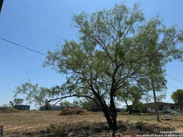 000 E. Smith Street LOT 11-12, Charlotte, TX 78011