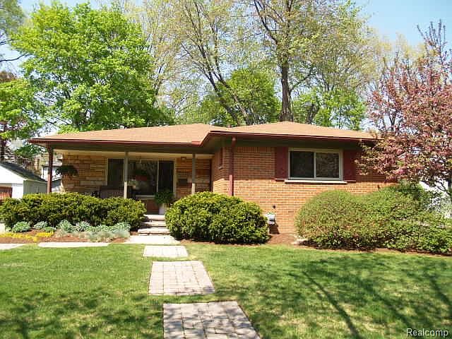 1st image of 13358 Victoria Ave