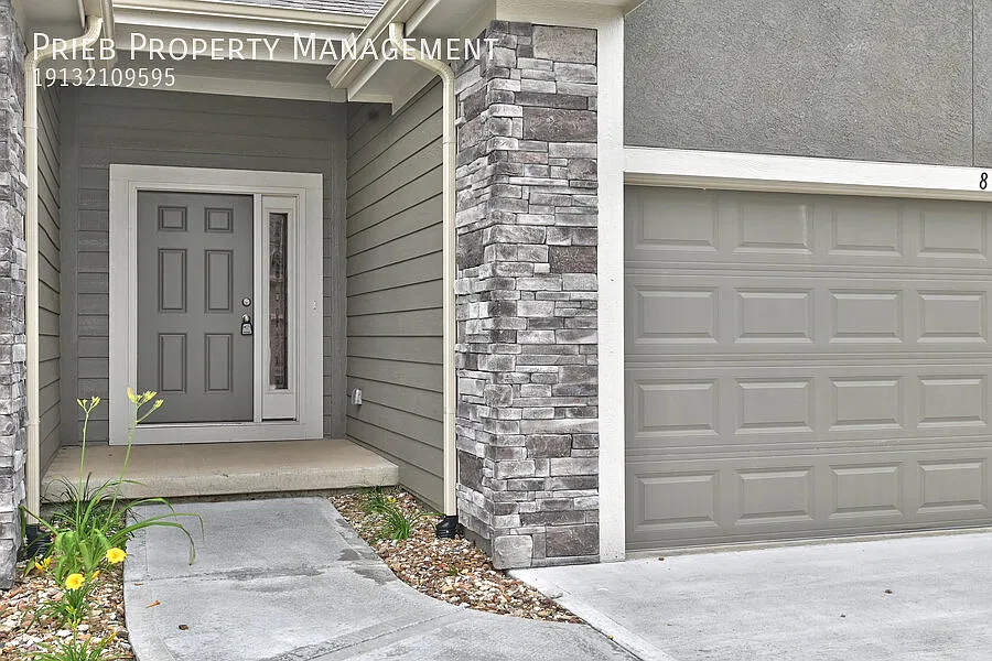 Reserve Townhome - Available February 1st — Photo 2
