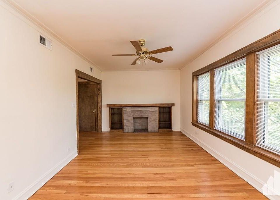 1st image of 3546 N Bosworth Ave #922