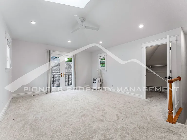3256 Meade St — Photo 20