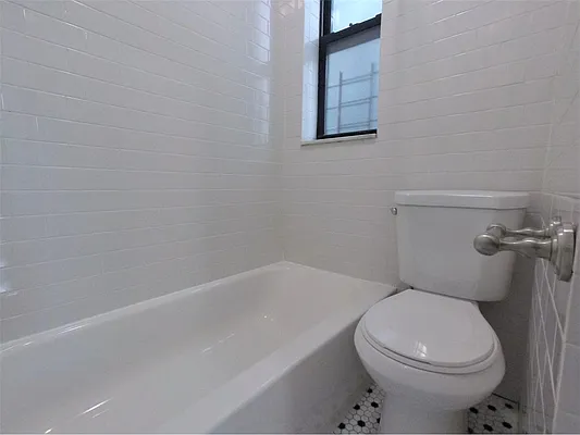 Rented by Green Home NY Realty LLC | media 24