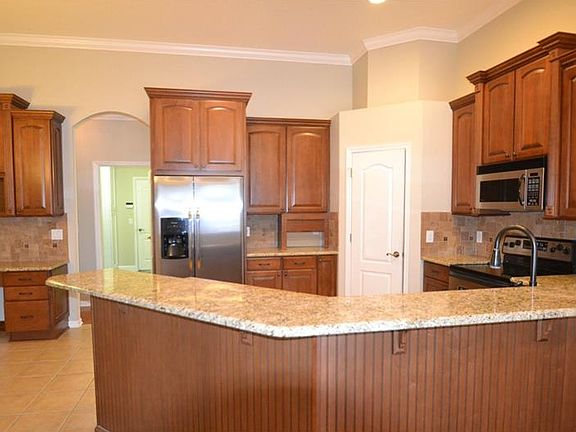2nd image of 3410 Eastmonte Dr