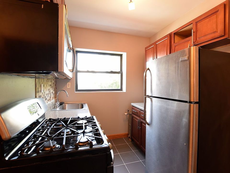 1st image of 889 Bergen St APT 6