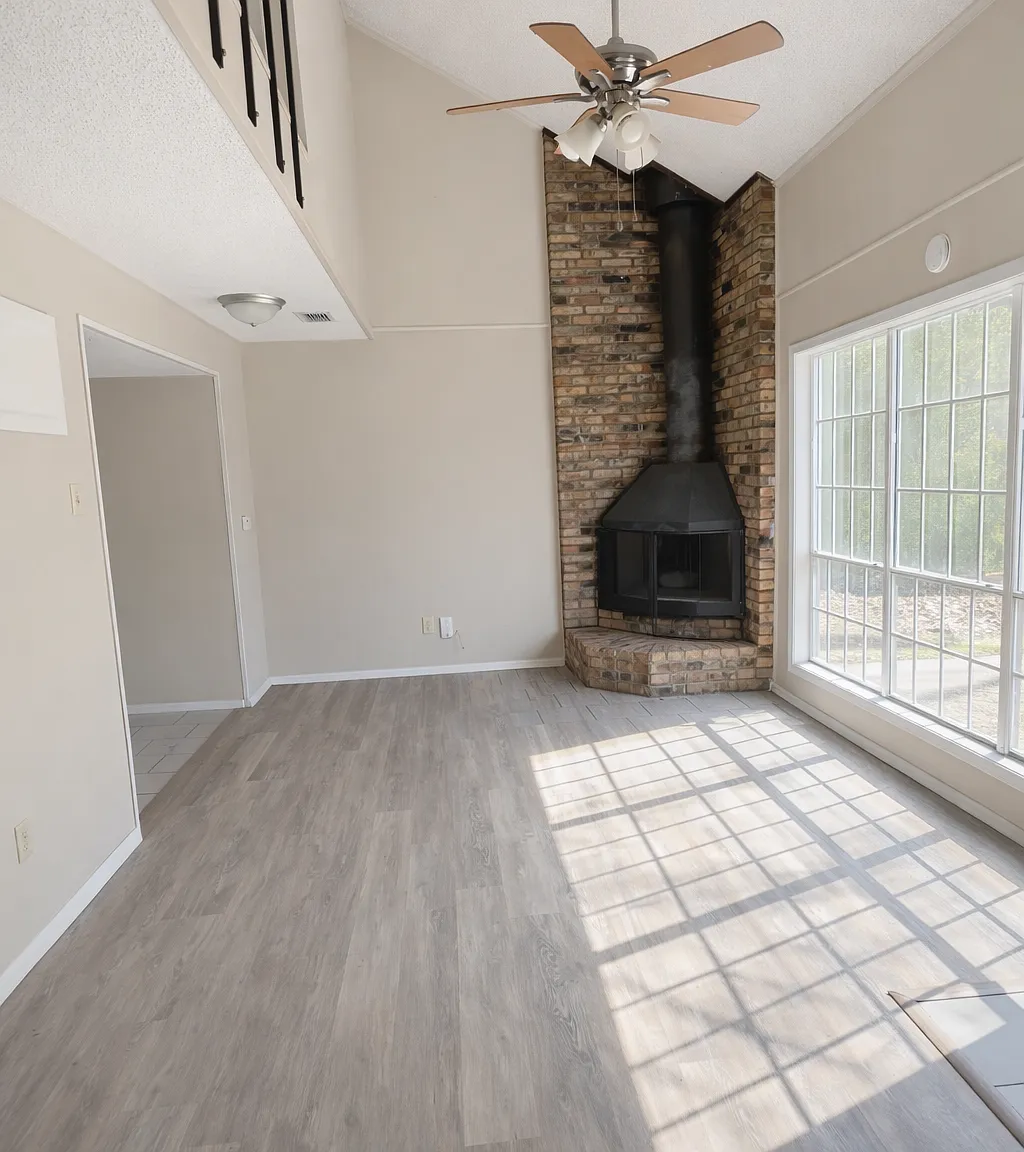 2 bed, 1.5 bath, 917 sqft, $1,250 — Photo 2