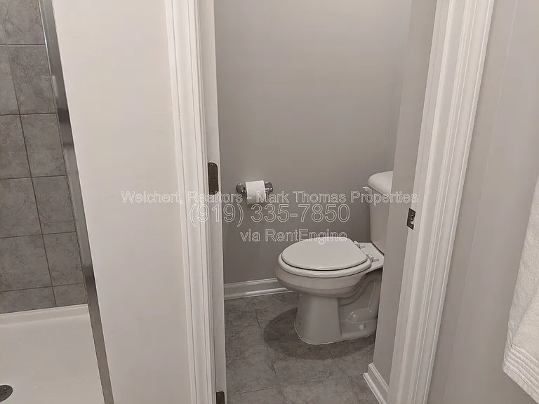 1035 Manorhaven Dr — Photo 12
