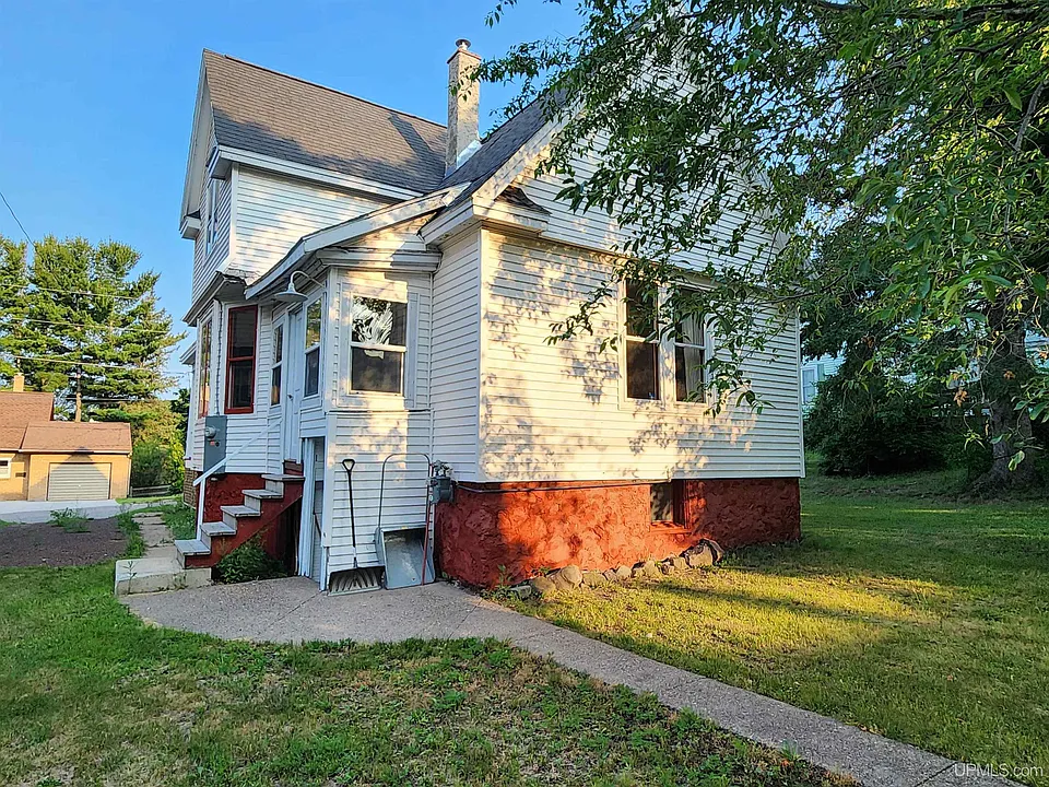 1115 Summit St