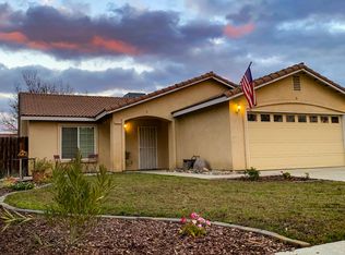 10711 Aster Cir, Armona, CA 93202