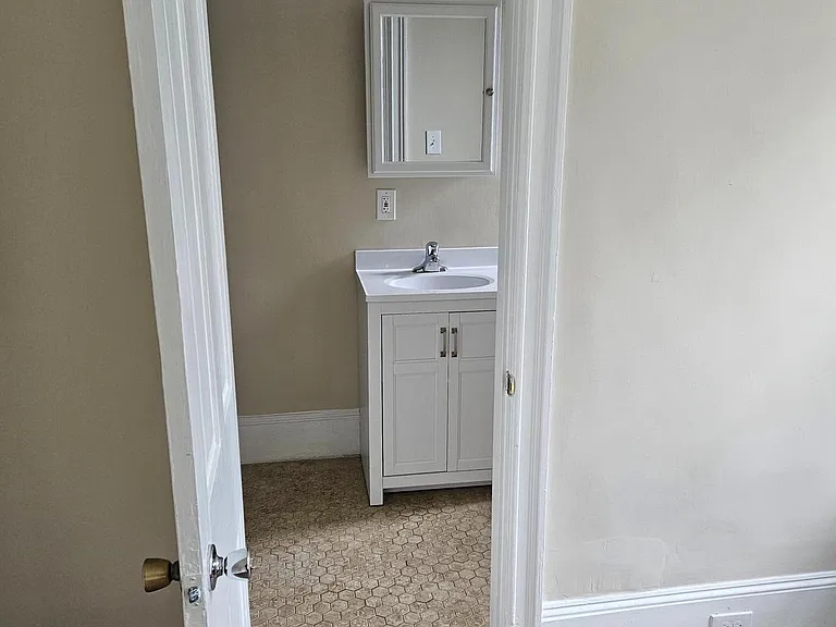 211 S Henderson Rd #3 — Photo 10