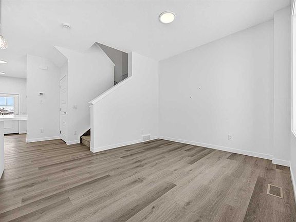 5th image of 66 E Creekside Way SW