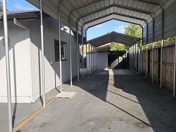 4th image of 1905 Colorado Ln